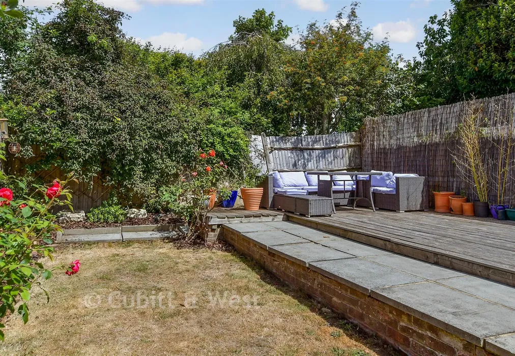Rear Garden - Old Shoreham Road, Hove, East Sussex - Wards of Kent