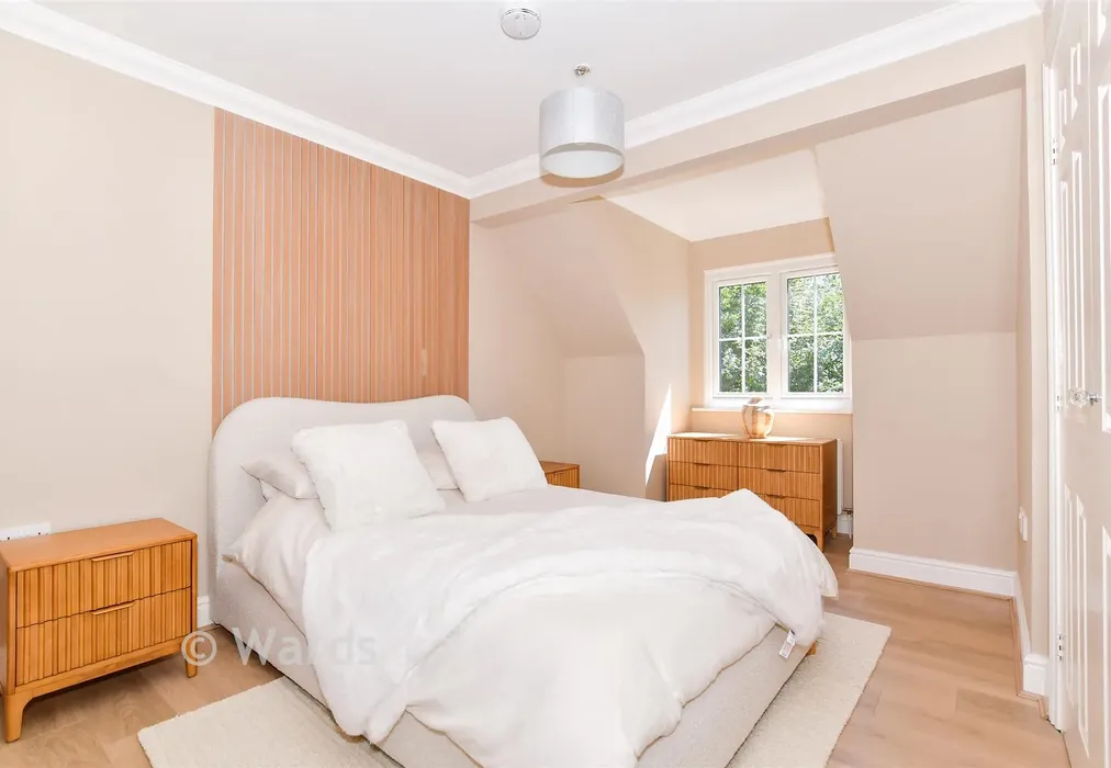 Bedroom 2 - Alderwick Grove, Kings Hill, West Malling, Kent - Wards of Kent