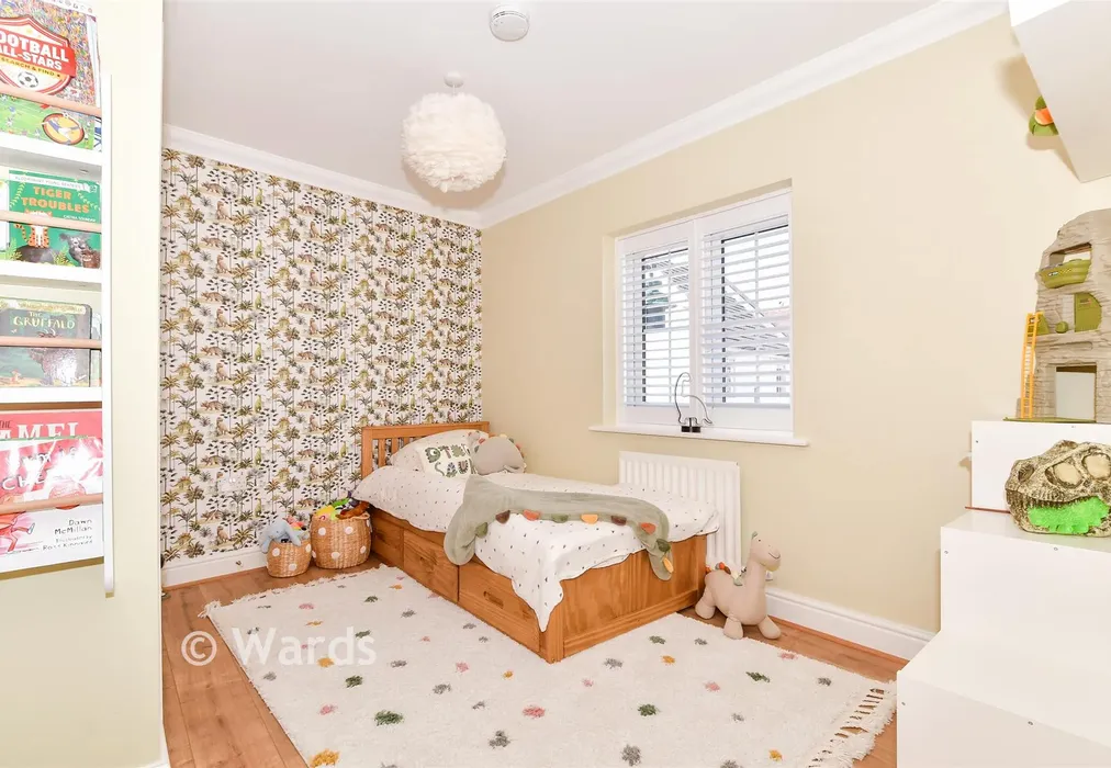 Bedroom 3 - Alderwick Grove, Kings Hill, West Malling, Kent - Wards of Kent