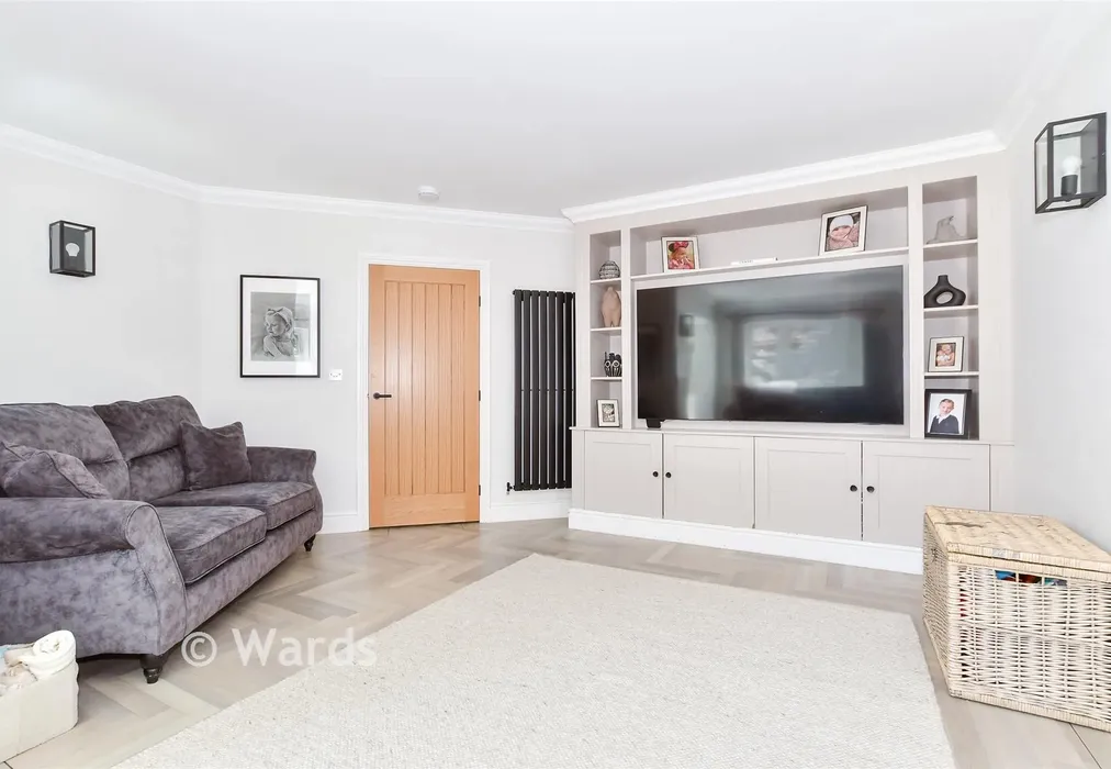 Lounge - Alderwick Grove, Kings Hill, West Malling, Kent - Wards of Kent
