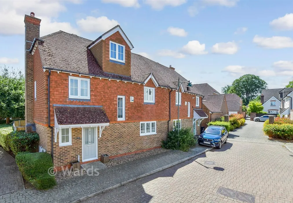 External (Brochure). - Alderwick Grove, Kings Hill, West Malling, Kent - Wards of Kent