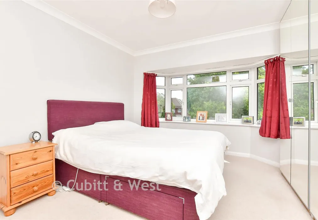 Bedroom 1 - Kingscroft Road, Leatherhead, Surrey - Wards of Kent