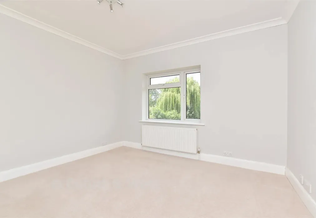 Bedroom 3 - Kingscroft Road, Leatherhead, Surrey - Wards of Kent