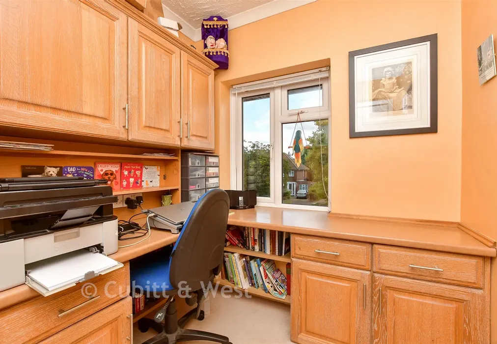 Bedroom 4 - Kingscroft Road, Leatherhead, Surrey - Wards of Kent