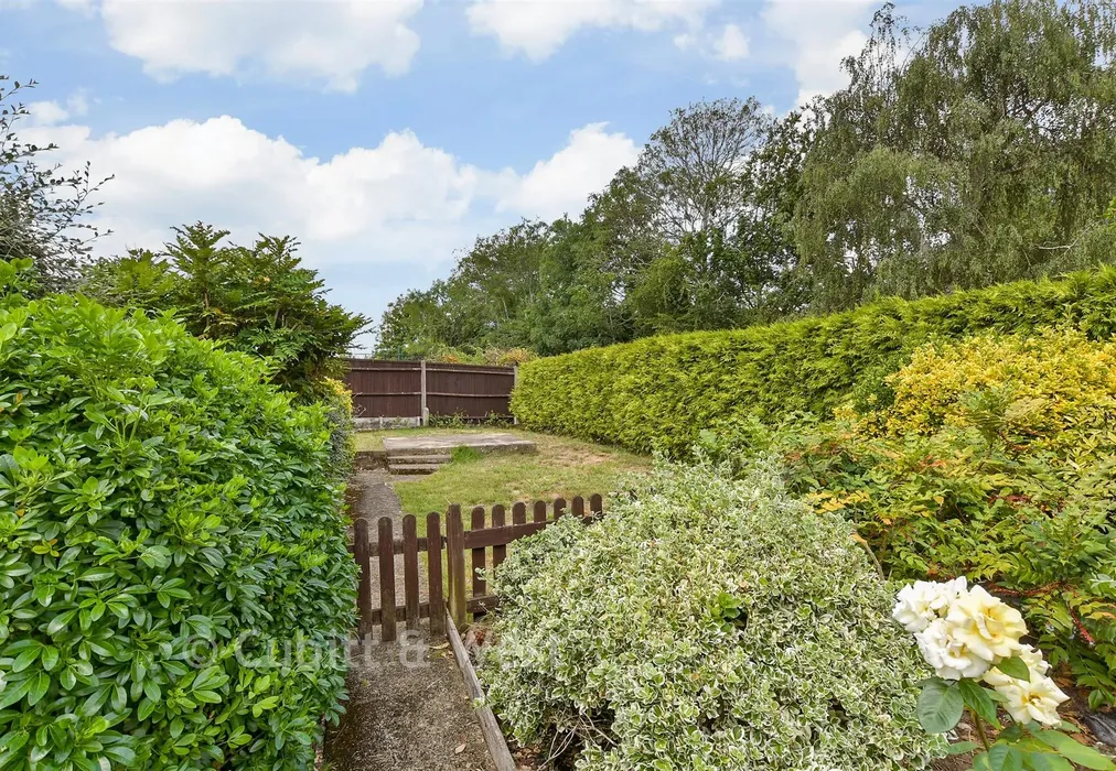 Rear Garden - Kingscroft Road, Leatherhead, Surrey - Wards of Kent