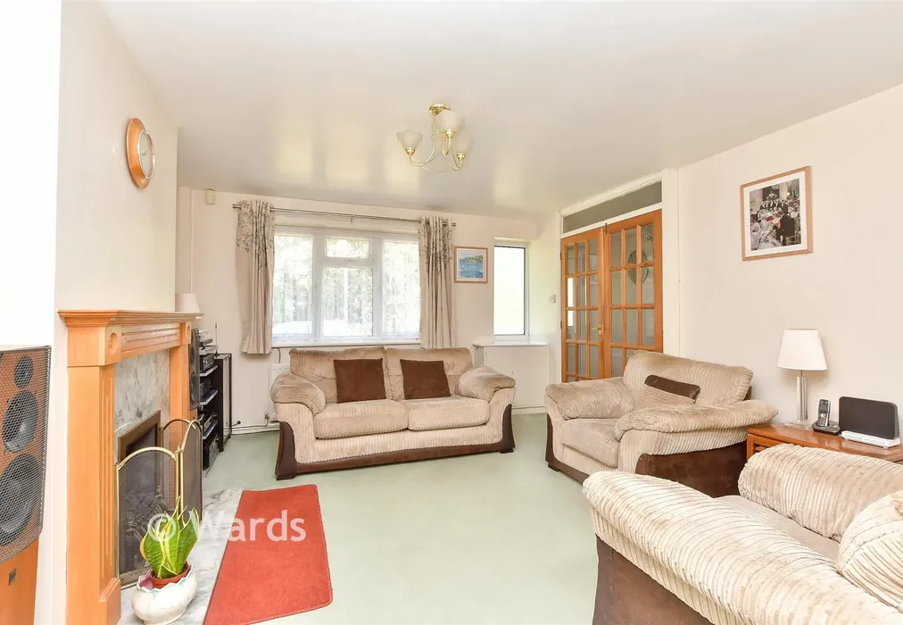 Lounge - Grove Park Avenue, Sittingbourne, Kent - Wards of Kent