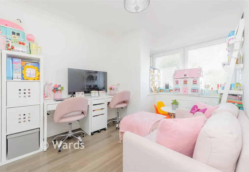 Study - Castleridge Drive, Greenhithe, Kent - Wards of Kent