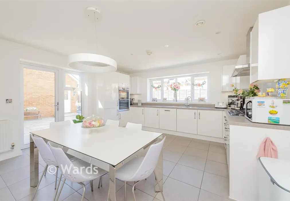 Kitchen/Diner - Castleridge Drive, Greenhithe, Kent - Wards of Kent