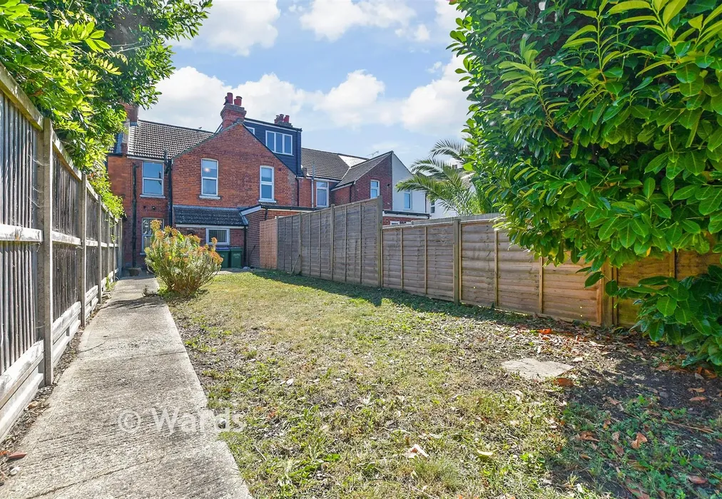 Rear Garden - Frampton Road, Hythe, Kent - Wards of Kent