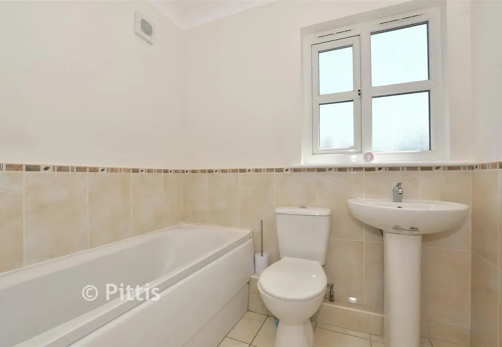 Bathroom - Upton Road, Ryde, Isle of Wight - Wards of Kent