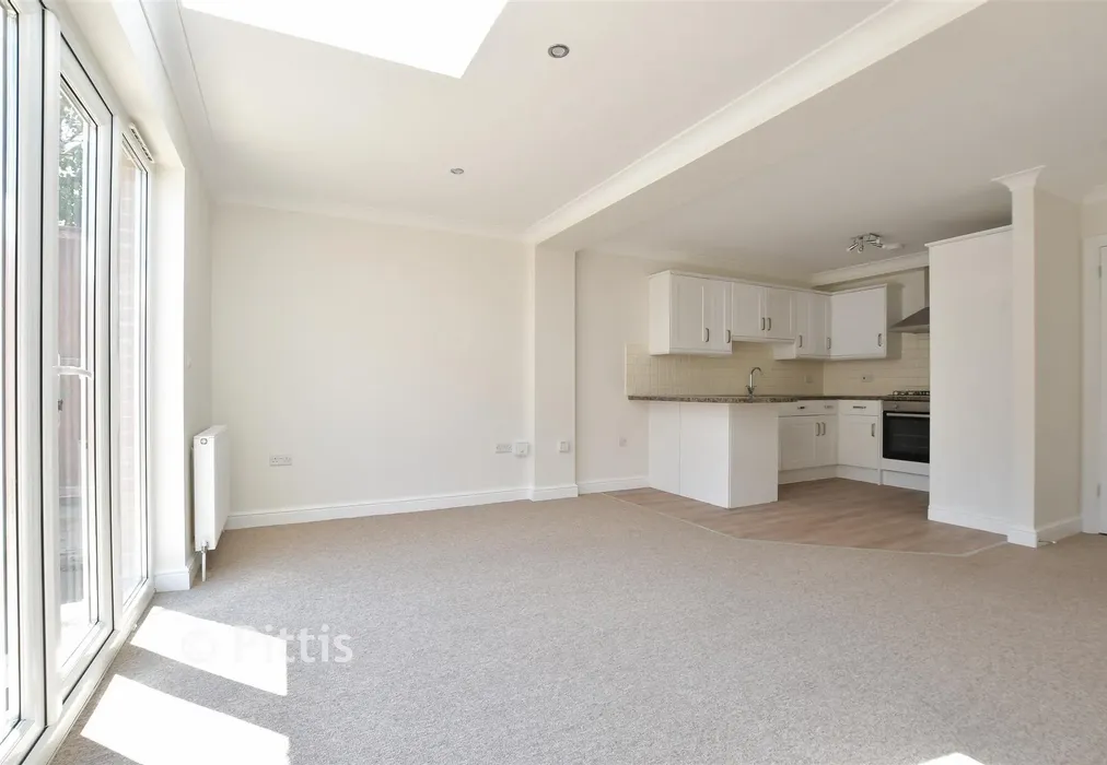 Lounge - Upton Road, Ryde, Isle of Wight - Wards of Kent