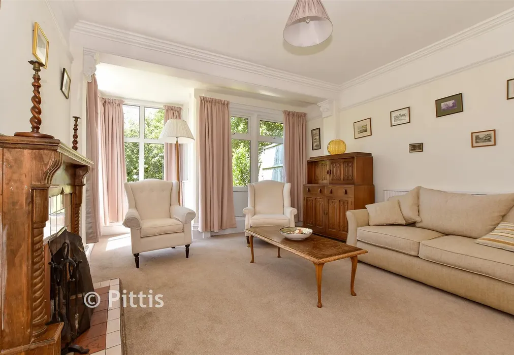 Lounge - Guyers Road, Freshwater, Isle of Wight - Wards of Kent