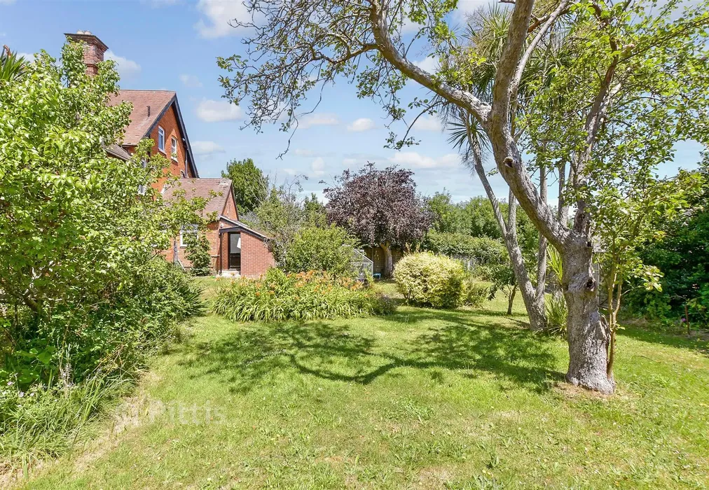 Rear Garden - Guyers Road, Freshwater, Isle of Wight - Wards of Kent