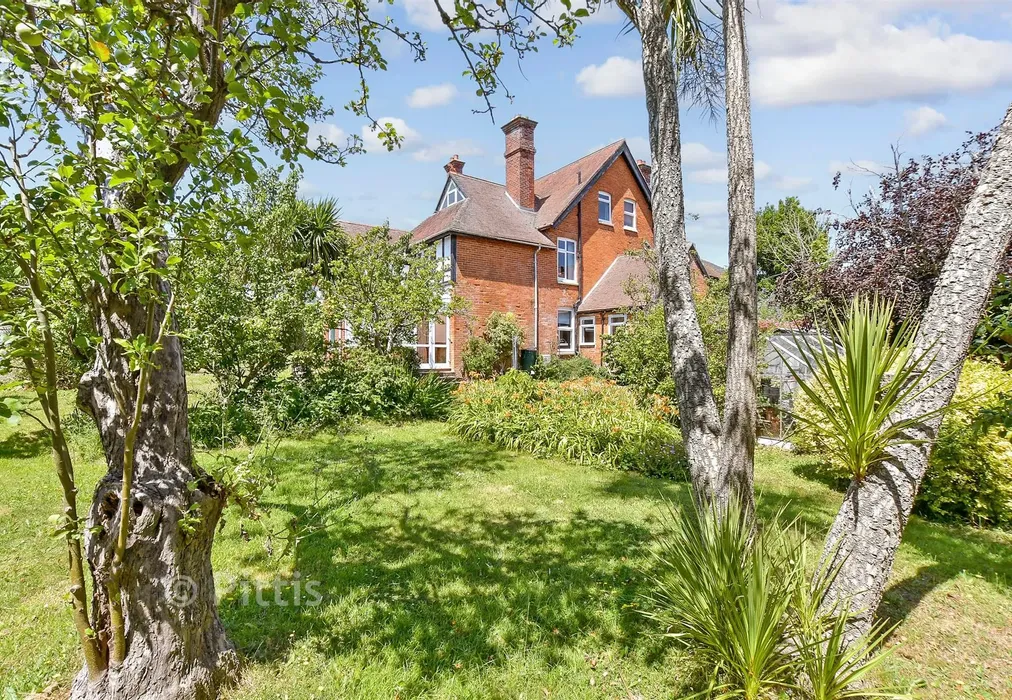 Rear Garden - Guyers Road, Freshwater, Isle of Wight - Wards of Kent