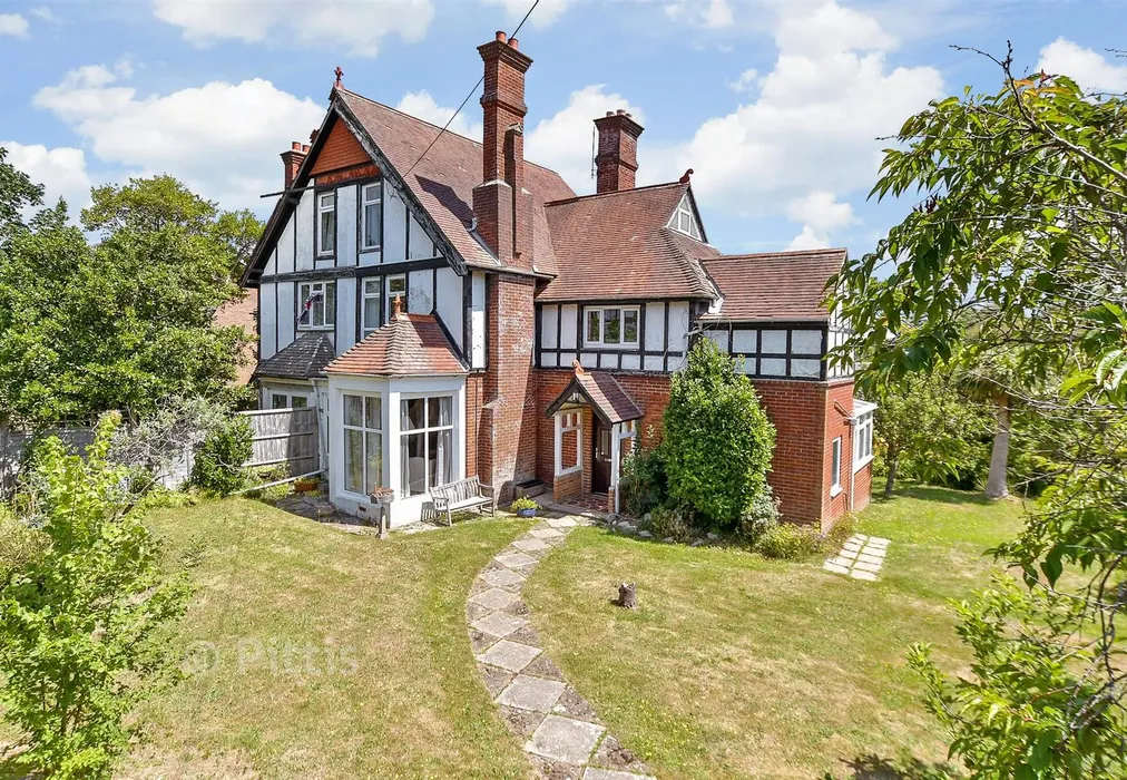 External (Web) - Guyers Road, Freshwater, Isle of Wight - Wards of Kent