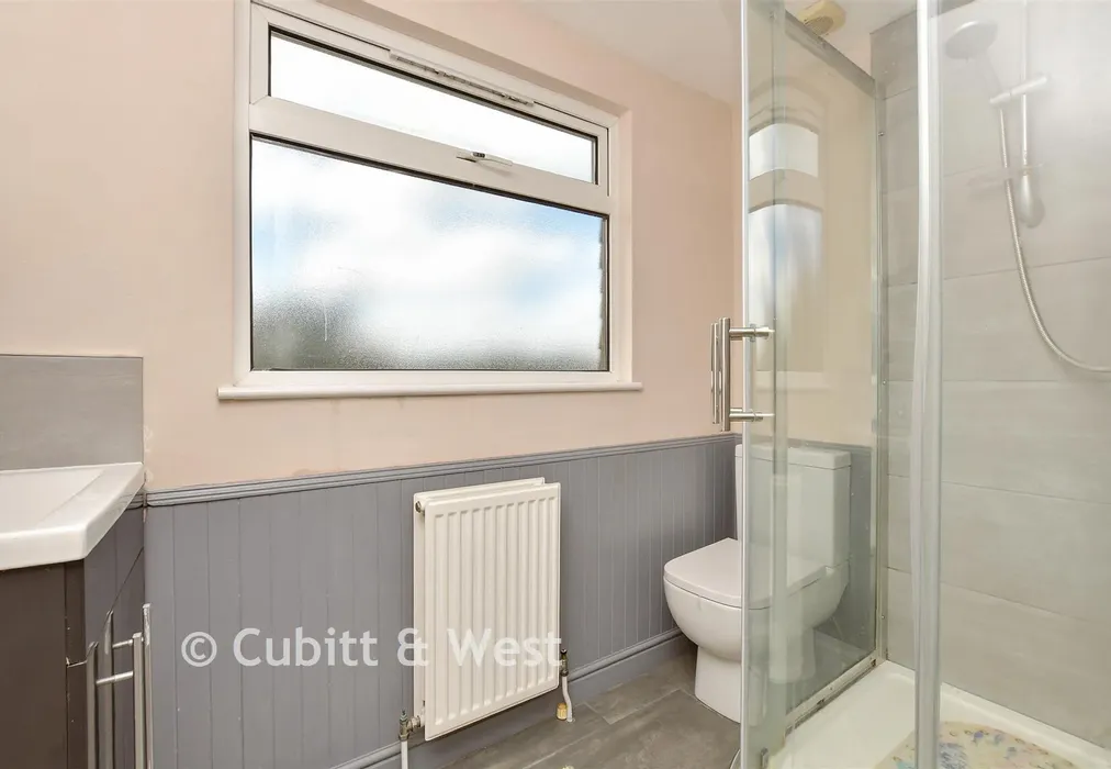 Shower Room - Glenthorne Avenue, Croydon, Surrey - Wards of Kent