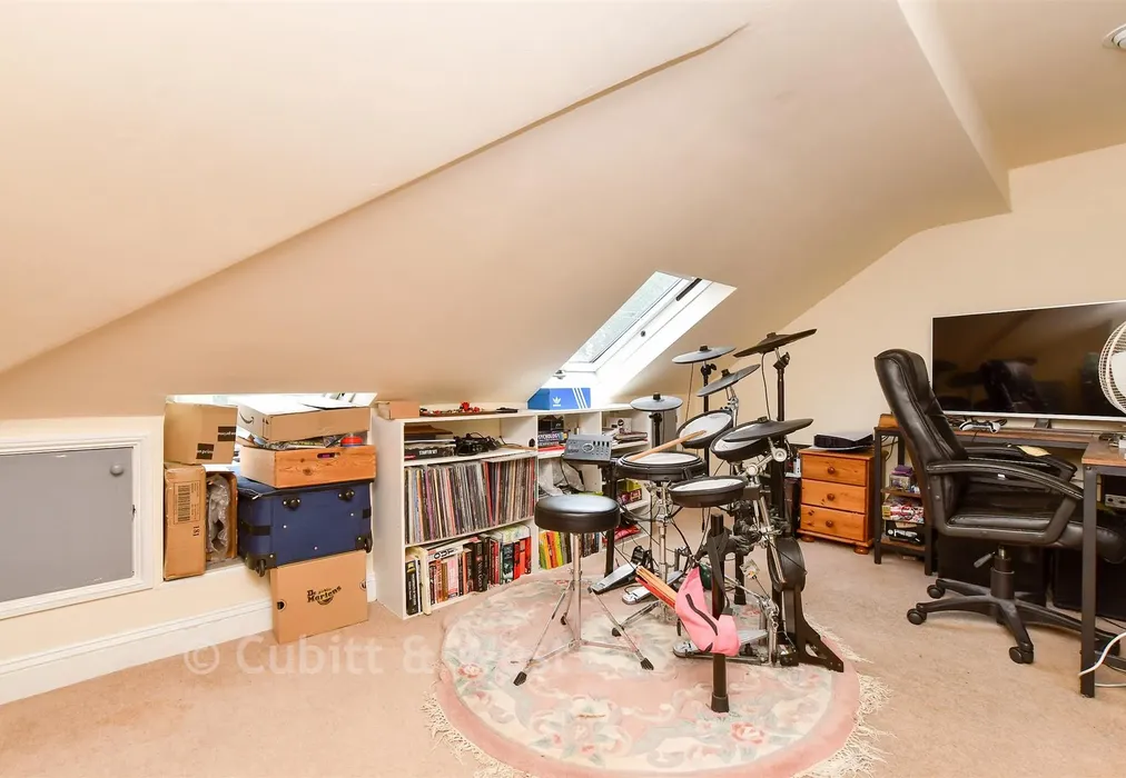 Bedroom 4 - Glenthorne Avenue, Croydon, Surrey - Wards of Kent