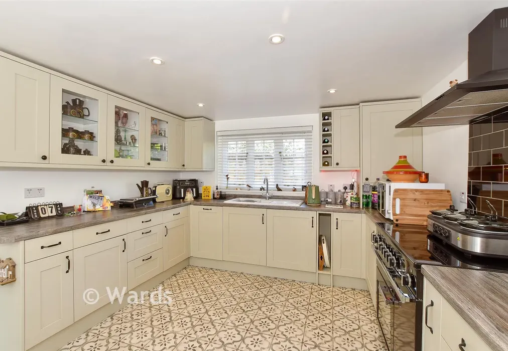 Kitchen - The Street, Ash, Kent - Wards of Kent