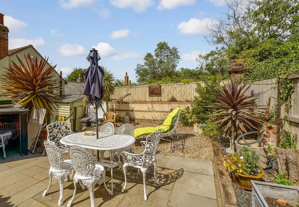 Rear Garden - The Street, Ash, Kent - Wards of Kent