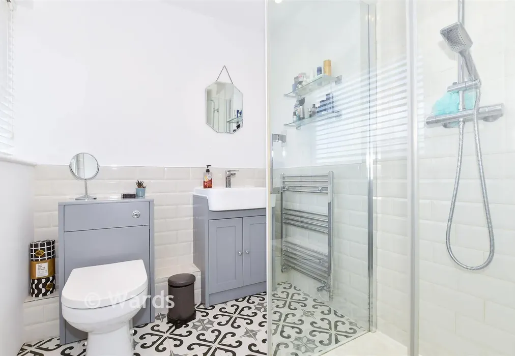En-Suite Shower Room - Cripple Street, Maidstone, Kent - Wards of Kent