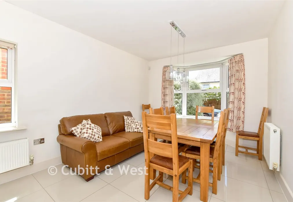 Kitchen/Dining Room - Oakford Park, Halnaker, West Sussex - Wards of Kent