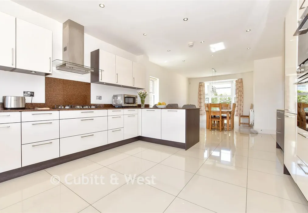 Kitchen/Dining Room - Oakford Park, Halnaker, West Sussex - Wards of Kent