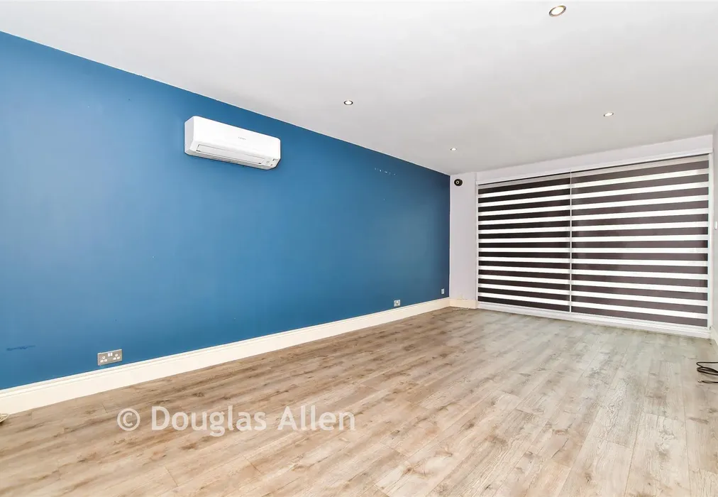 Lounge/Diner - Gun Hill Place, Basildon, Essex - Wards of Kent