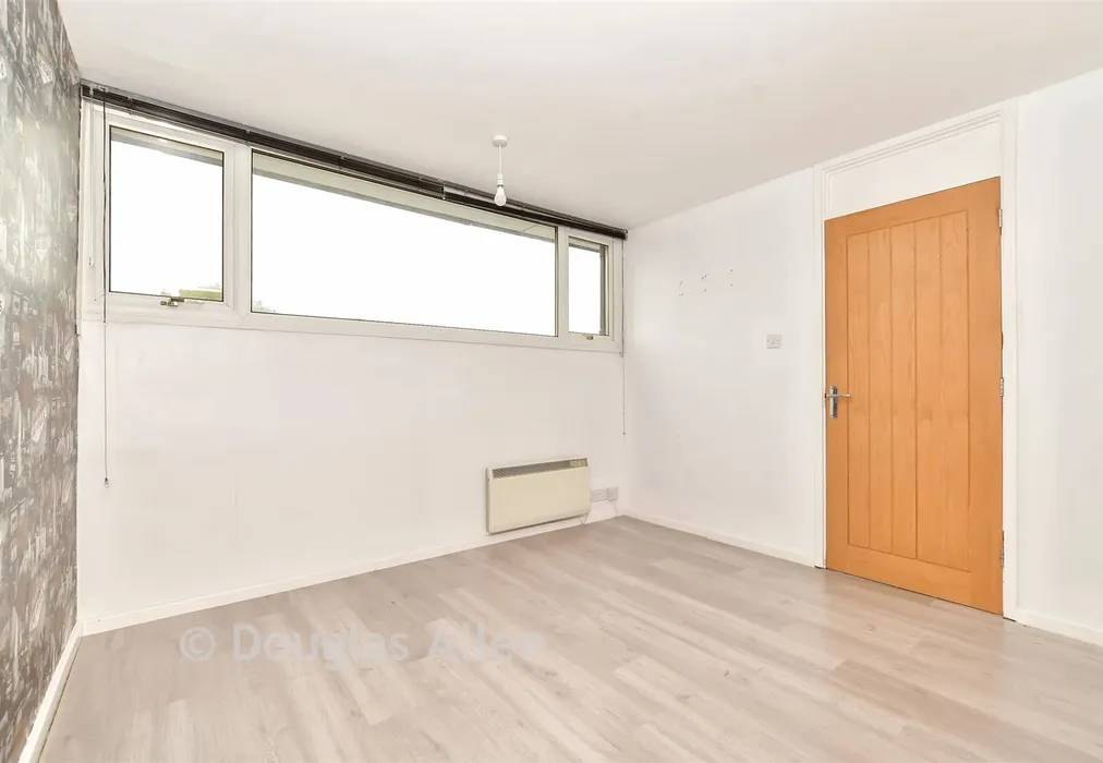 Bedroom 2 - Gun Hill Place, Basildon, Essex - Wards of Kent