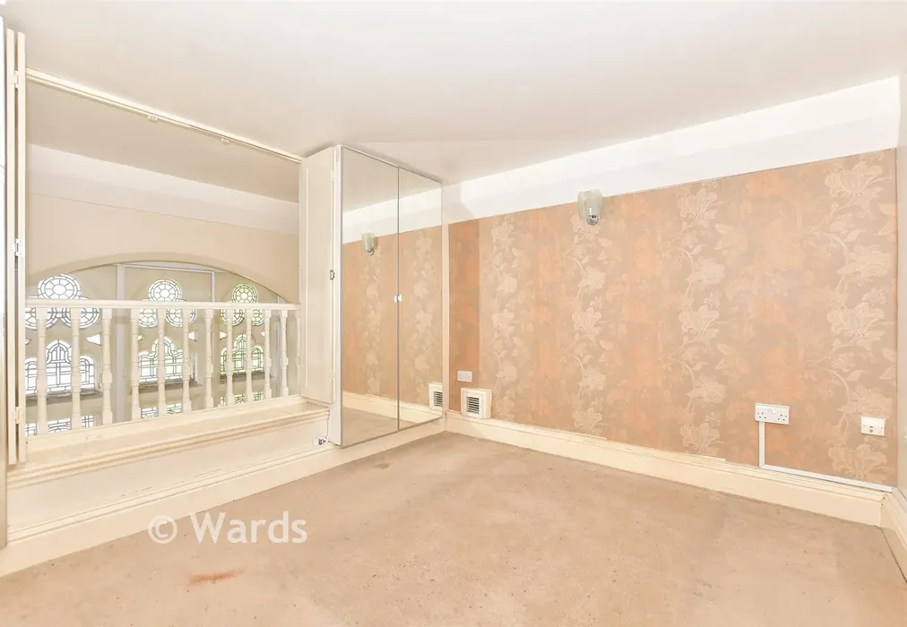 Bedroom 1 - Ladywell, Dover, Kent - Wards of Kent