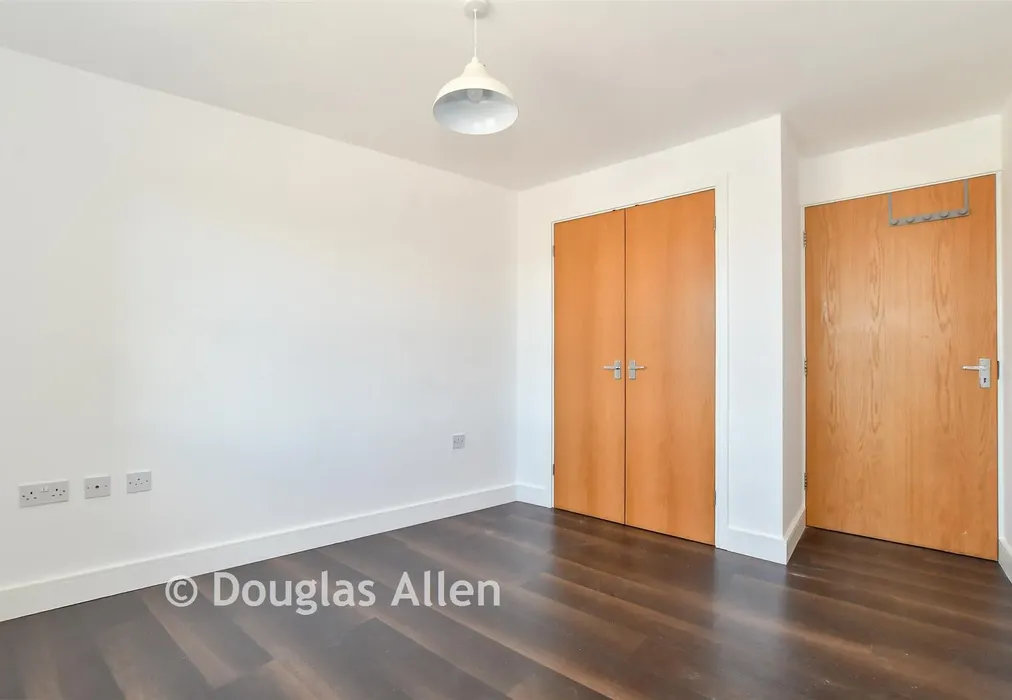 Bedroom 1 - William Hunter Way, Brentwood, Essex - Wards of Kent