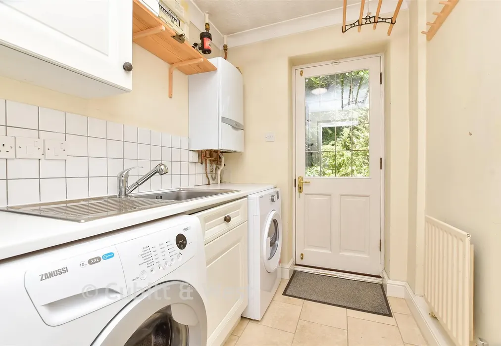 Utility Room - Reigate Road, Leatherhead, Surrey - Wards of Kent