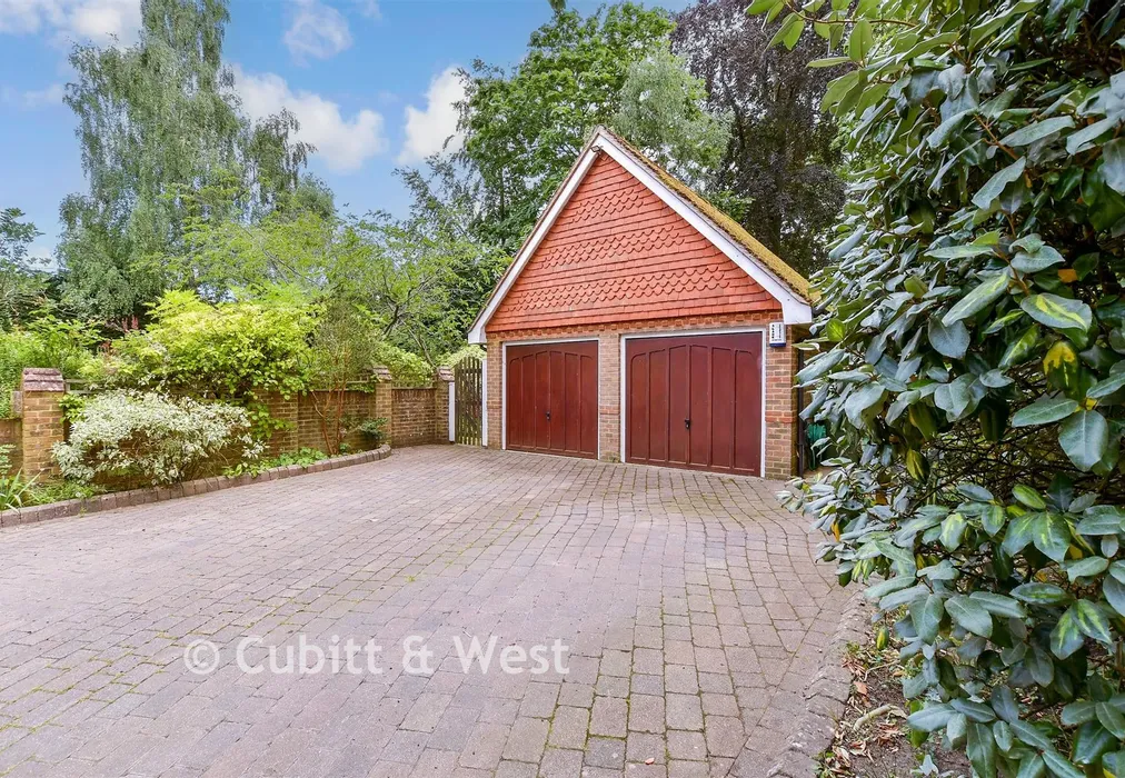 Garage - Reigate Road, Leatherhead, Surrey - Wards of Kent