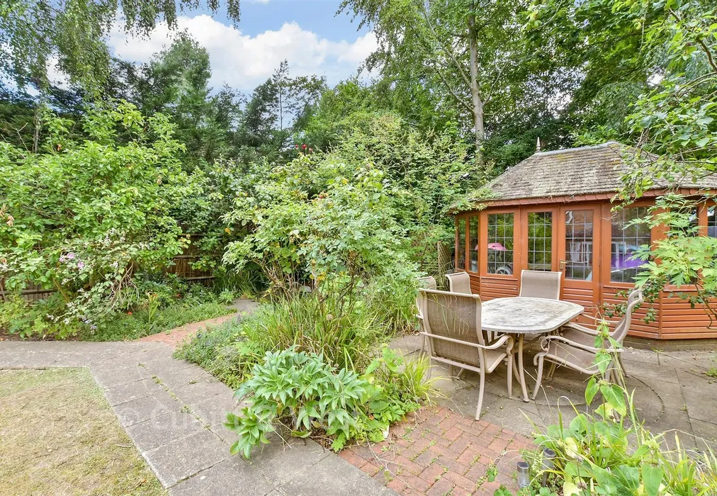Rear Garden - Reigate Road, Leatherhead, Surrey - Wards of Kent