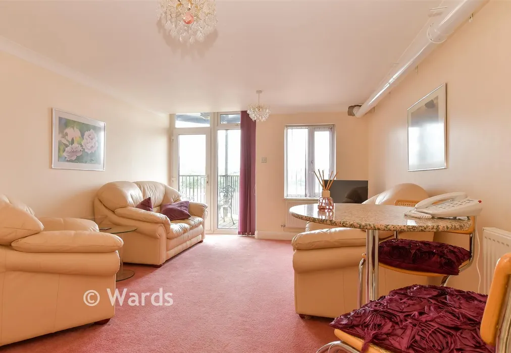 Lounge - Valetta Way, Rochester, Kent - Wards of Kent