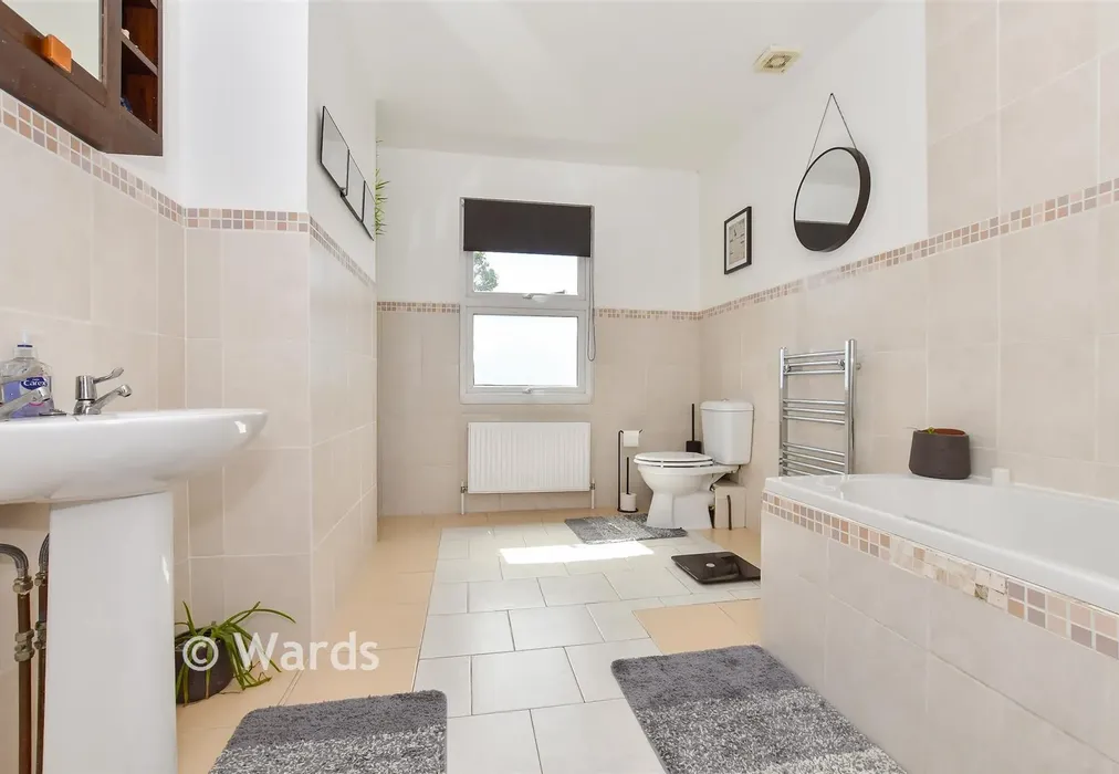 Bathroom - Plough Lane, Whitstable, Kent - Wards of Kent