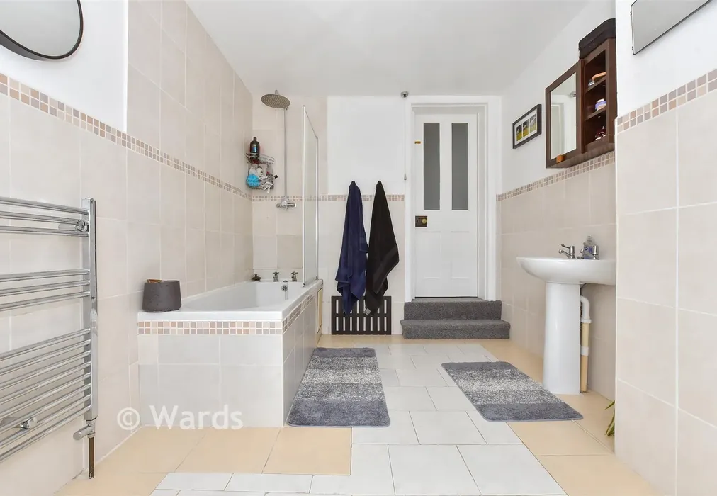 Bathroom - Plough Lane, Whitstable, Kent - Wards of Kent
