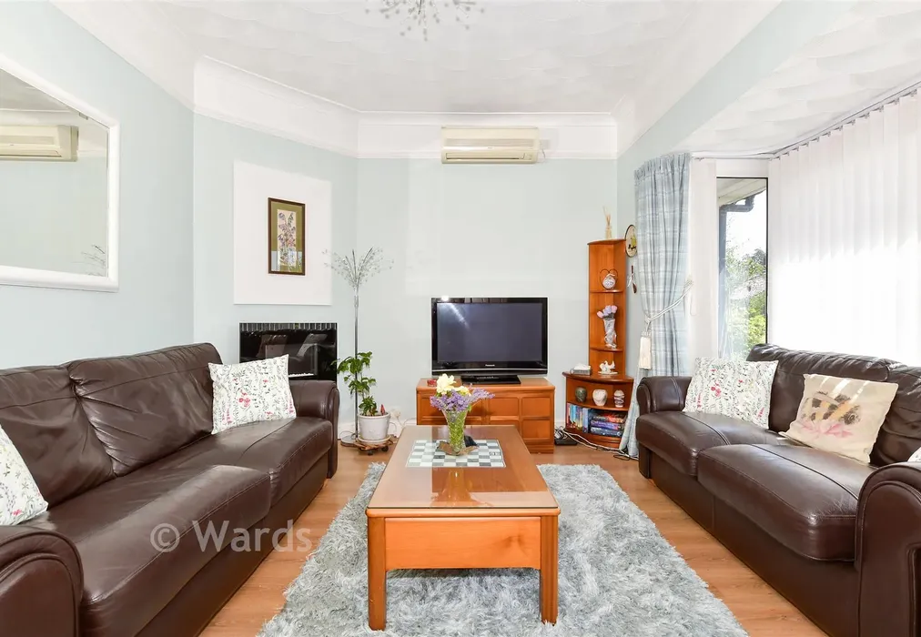 Lounge - Hartnup Street, Maidstone, Kent - Wards of Kent