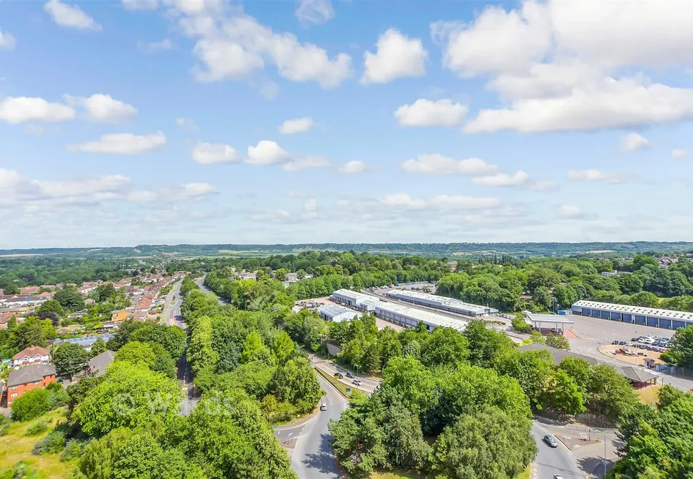 Views To Side - Waterhouse Avenue, Maidstone, Kent - Wards of Kent