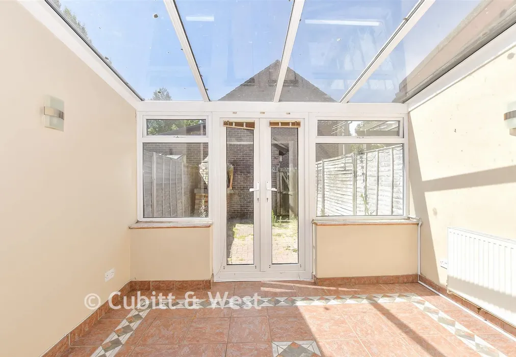 Conservatory Area - Castle Rise, Uckfield, East Sussex - Wards of Kent