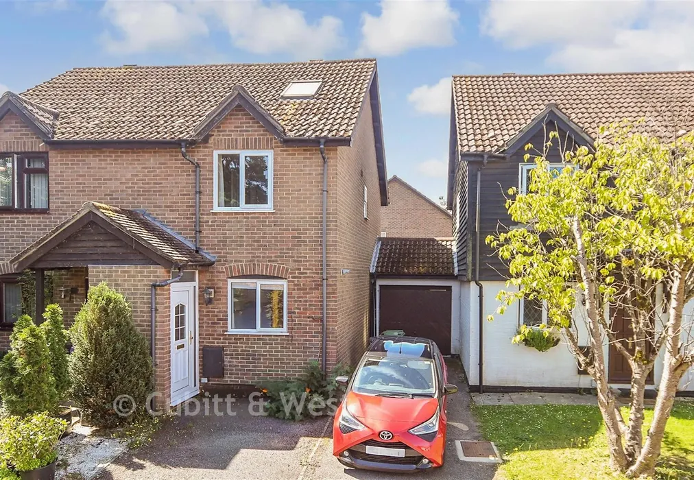 Front - Castle Rise, Uckfield, East Sussex - Wards of Kent