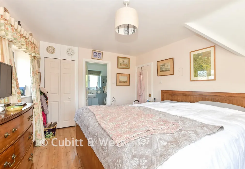 Bedroom 1 - Fairwarp, Uckfield, East Sussex - Wards of Kent