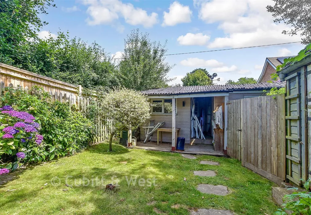 Rear Garden - Fairwarp, Uckfield, East Sussex - Wards of Kent