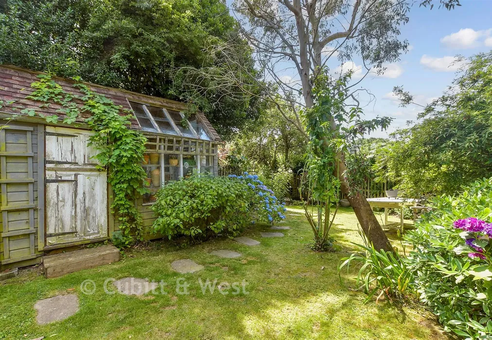 Rear Garden - Fairwarp, Uckfield, East Sussex - Wards of Kent