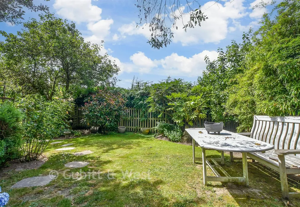 Rear Garden - Fairwarp, Uckfield, East Sussex - Wards of Kent