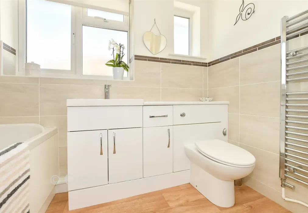 Bathroom - Linden Avenue, East Grinstead, West Sussex - Wards of Kent