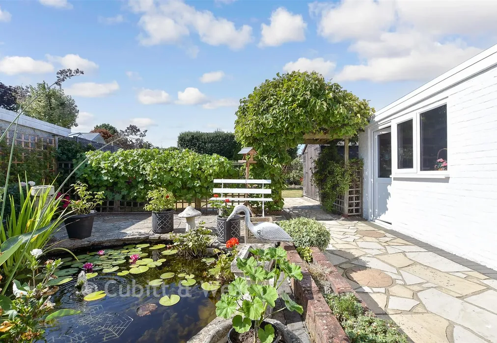 Rear Garden - Linden Avenue, East Grinstead, West Sussex - Wards of Kent