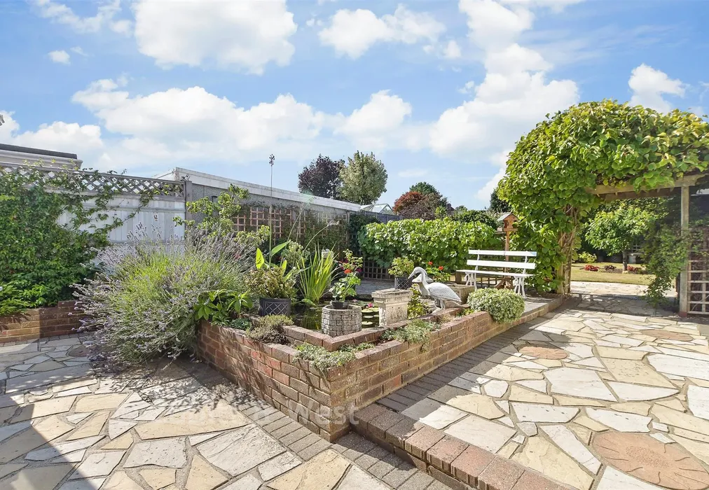 Rear Garden - Linden Avenue, East Grinstead, West Sussex - Wards of Kent