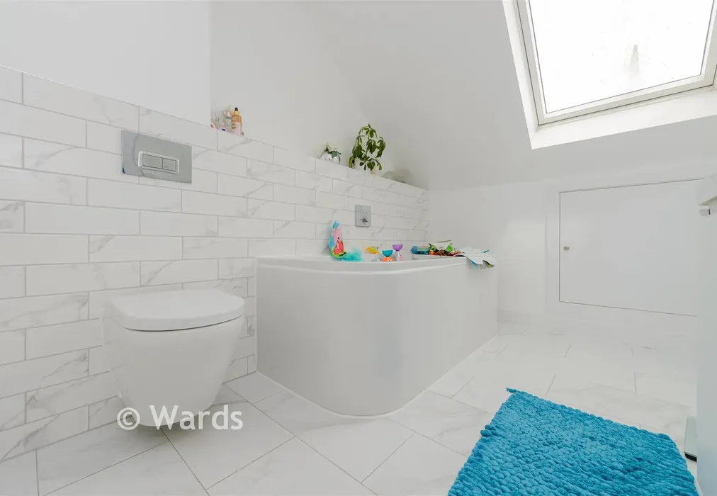 Bathroom - John Street, Rochester, Kent - Wards of Kent