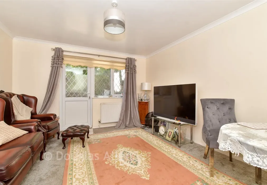 Lounge/Diner - Wellington Mews, Billericay, Essex - Wards of Kent