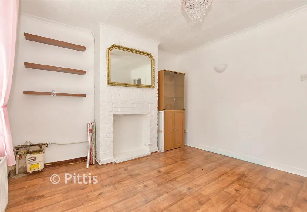 Lounge - Albert Street, Cowes, Isle of Wight - Wards of Kent